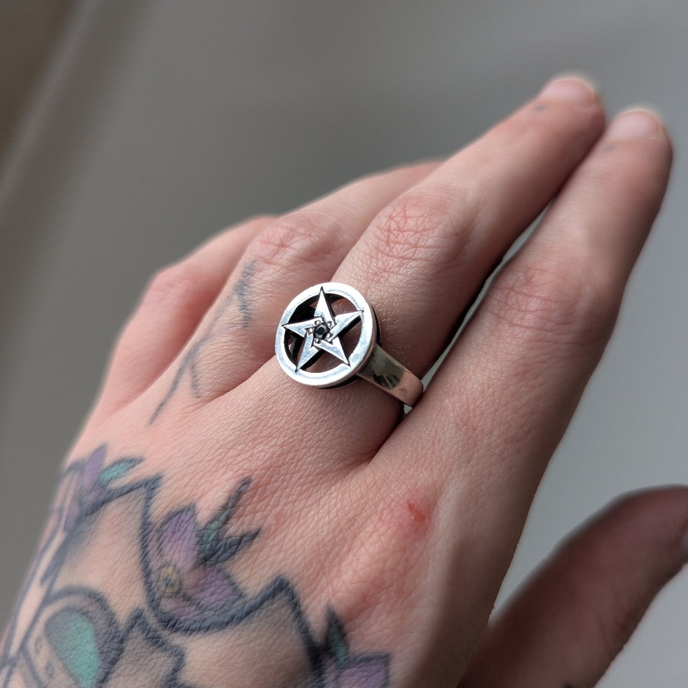 Pentagram sterling silver 925 ring size 6.5
